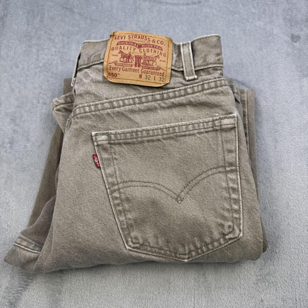 Vintage Levis 550 Jeans Mens 32x32 Beige Denim Relaxed Tapered Made USA 90s